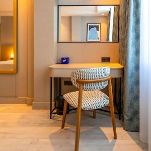 Standard Twin Room Partial Sea View
